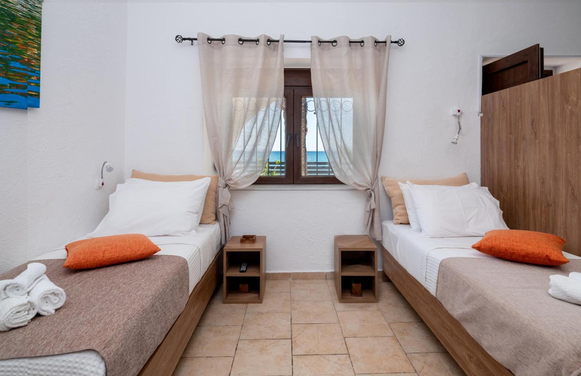 Atalanti Seaside Junior Suites Keratokampos Exterior photo